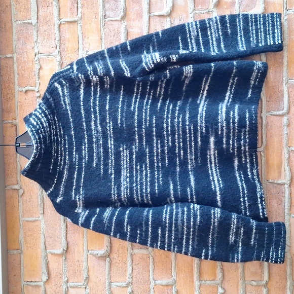 Banana Republic Spacedye Italian Rib Turtleneck Sweater - Picture 4 of 9